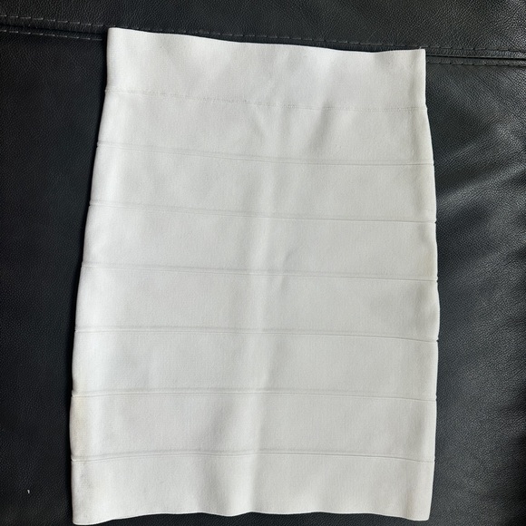 Bcbg maxazria Simone Textured Power Skirt white - Picture 3 of 7